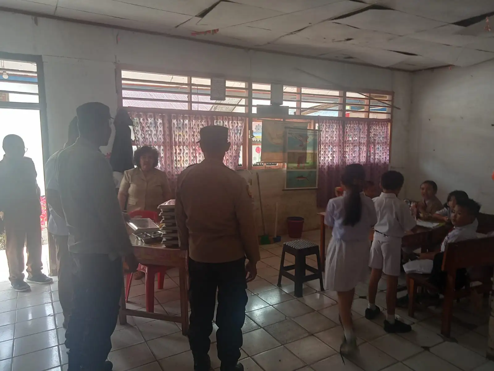 Sentuhan Peduli di Langowan Timur, Ribuan Siswa Terima Makanan Sehat Bergizi